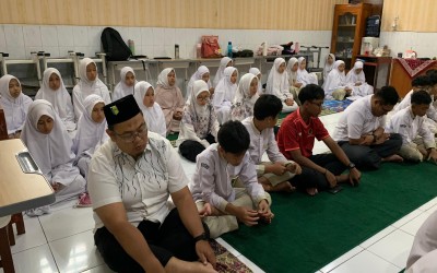 Pelepasan Jamaah Umroh Yayasan Pendidikan Jama'atul Ikhwan, dari SMP Djama’atul Ichwan Surakarta